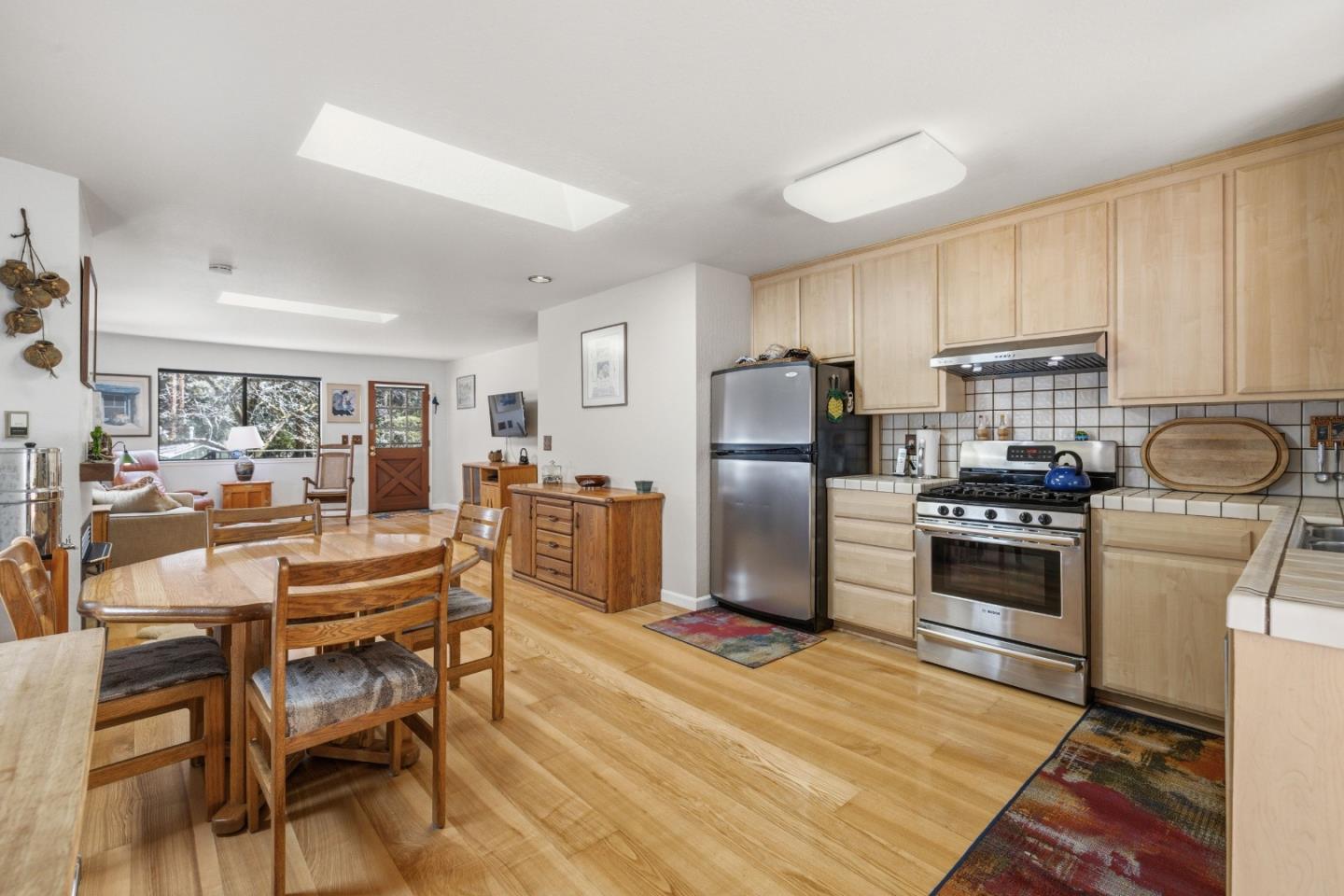 10931 Sequoia Avenue