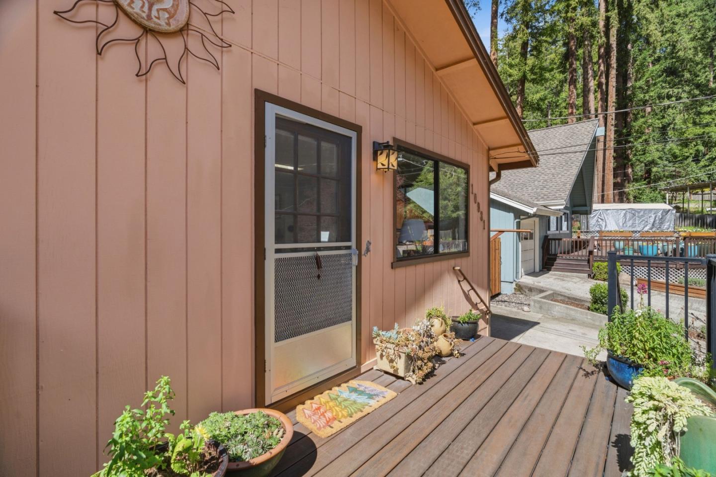 10931 Sequoia Avenue