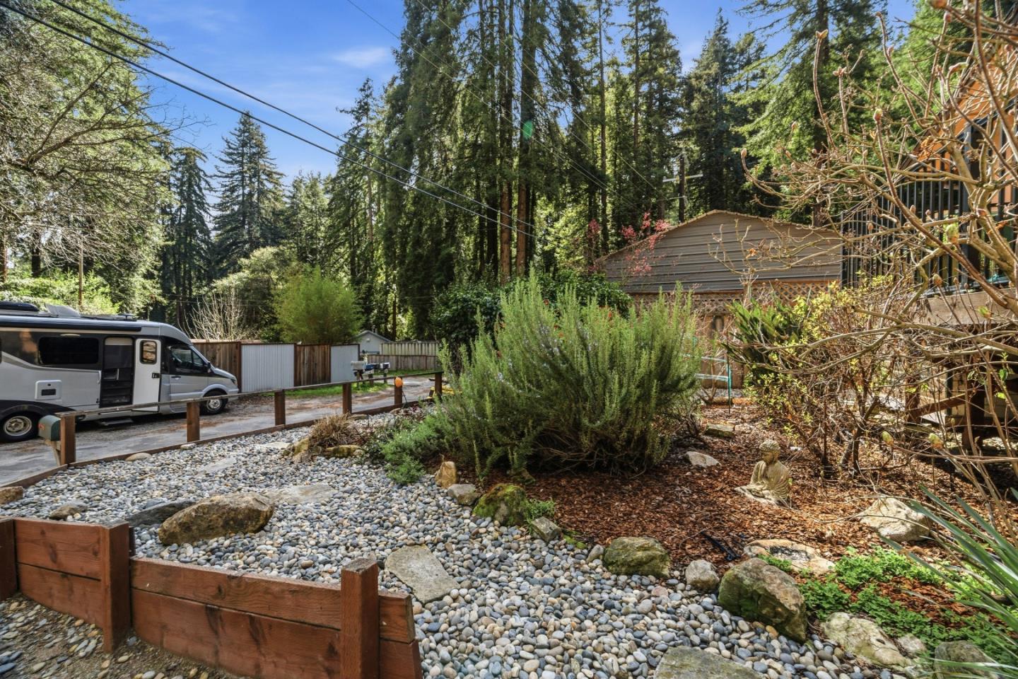 10931 Sequoia Avenue