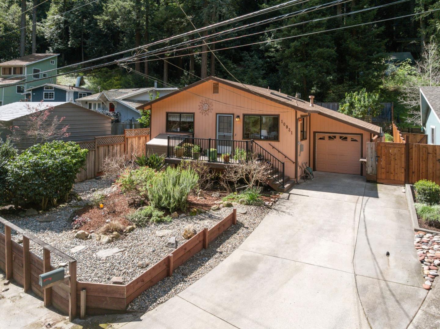 10931 Sequoia Avenue