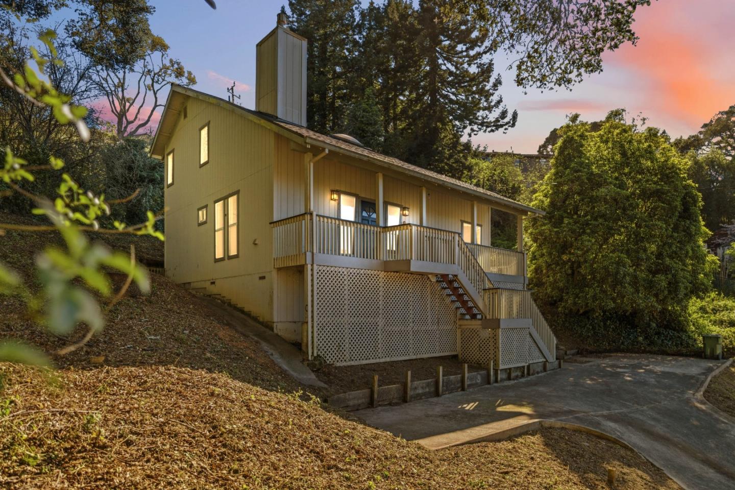 740 Loma Prieta DR