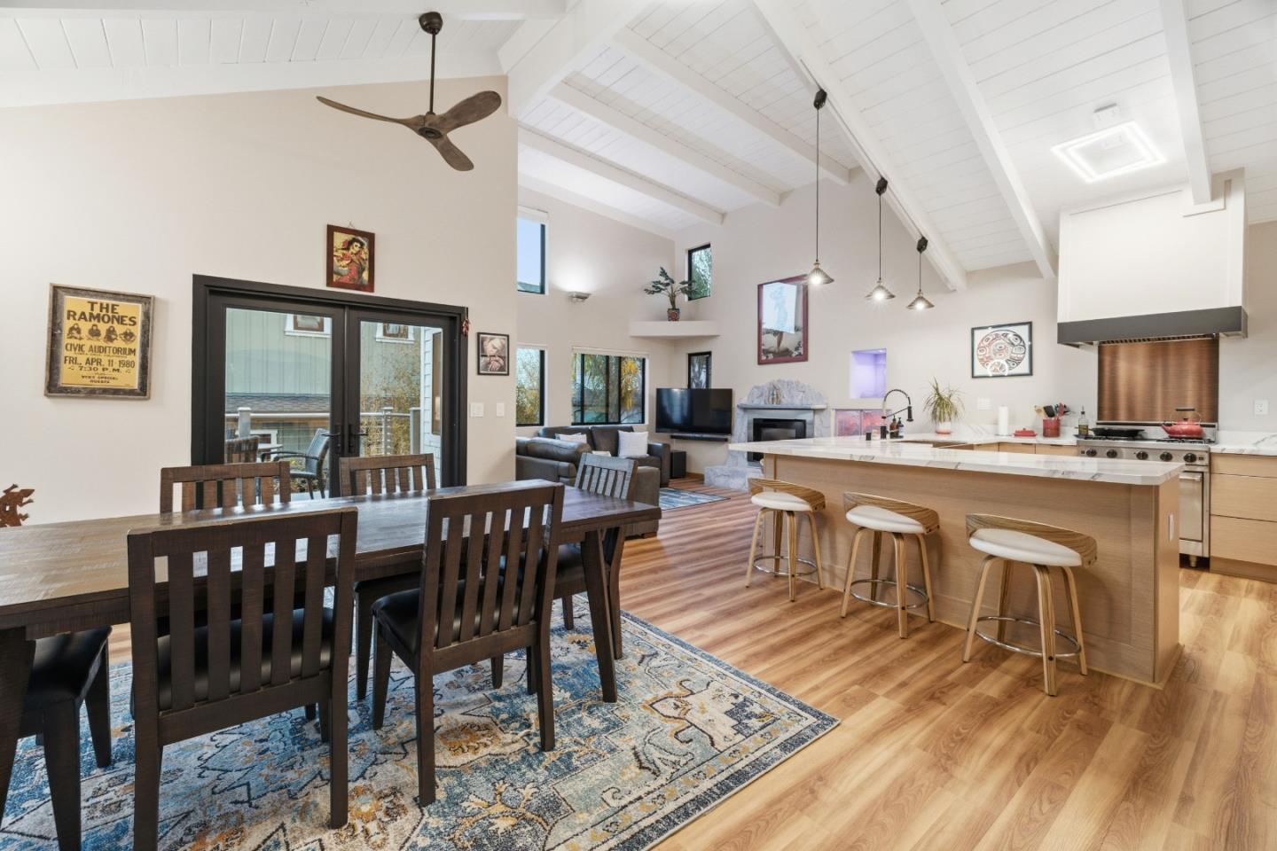 417 Alta Loma LN