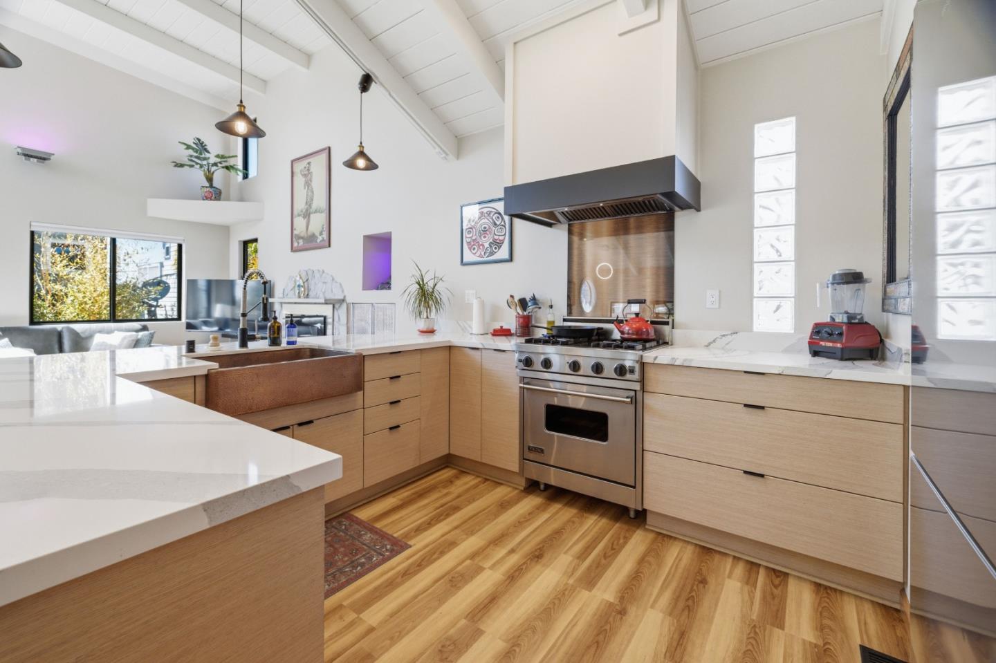 417 Alta Loma LN