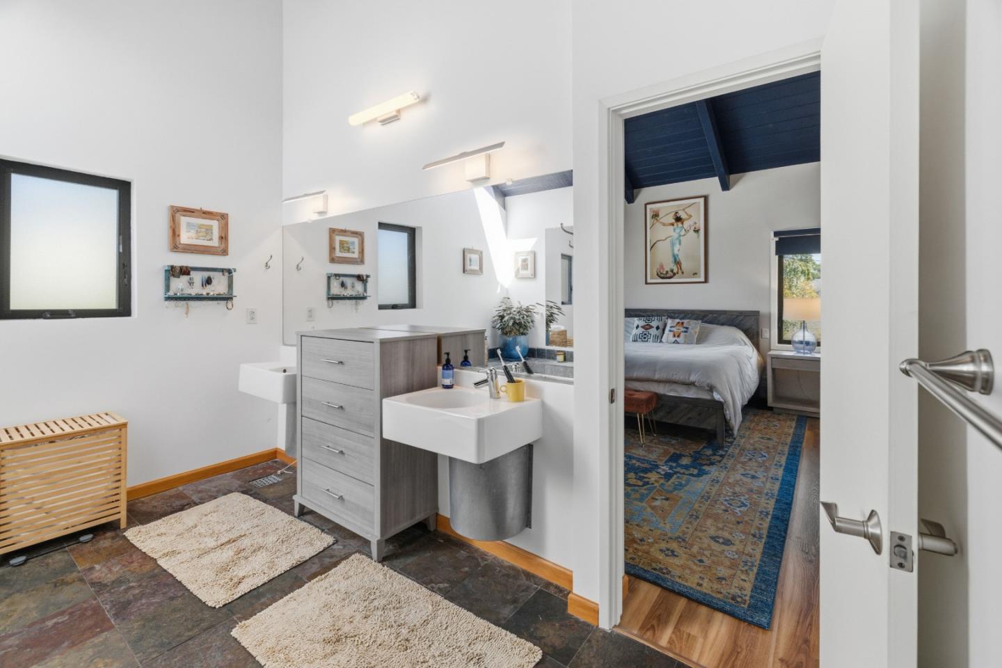 417 Alta Loma LN
