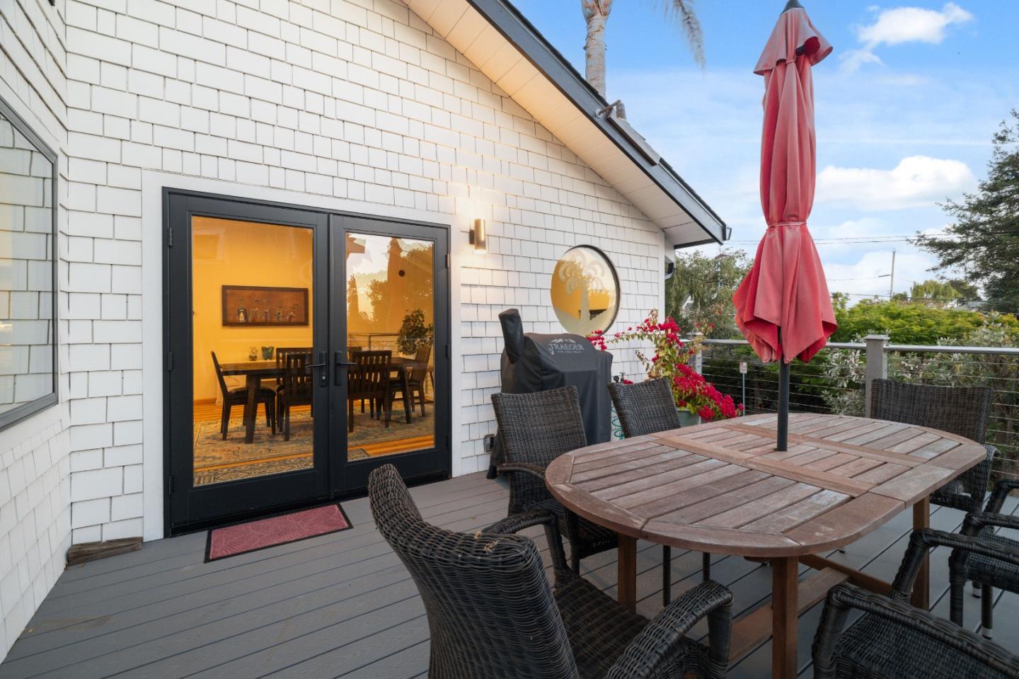 417 Alta Loma LN