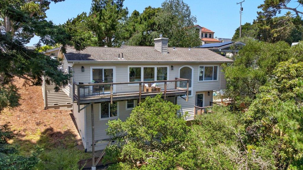 562 Cuesta Drive