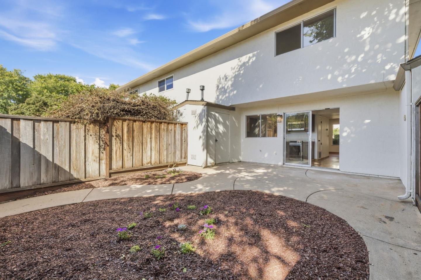 194 Oakbrook Circle