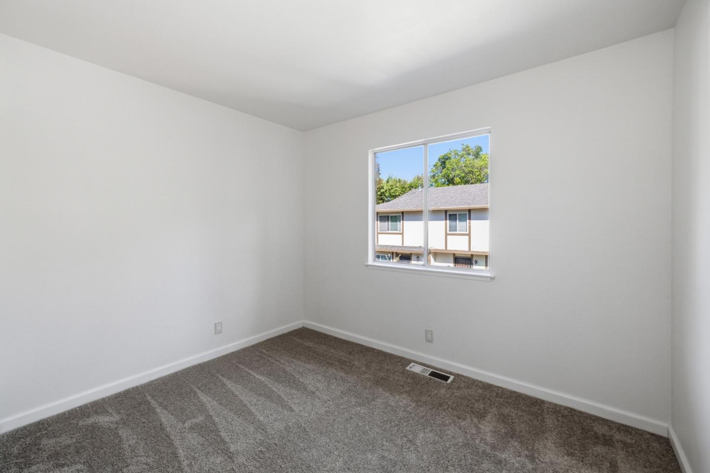 194 Oakbrook Circle