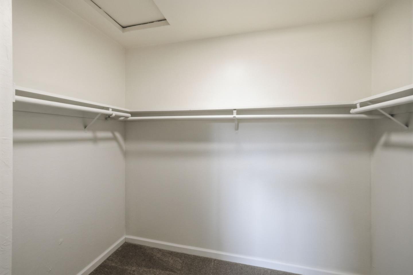 194 Oakbrook Circle