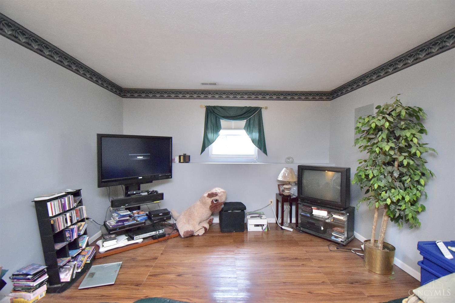 976 Venetian Terrace