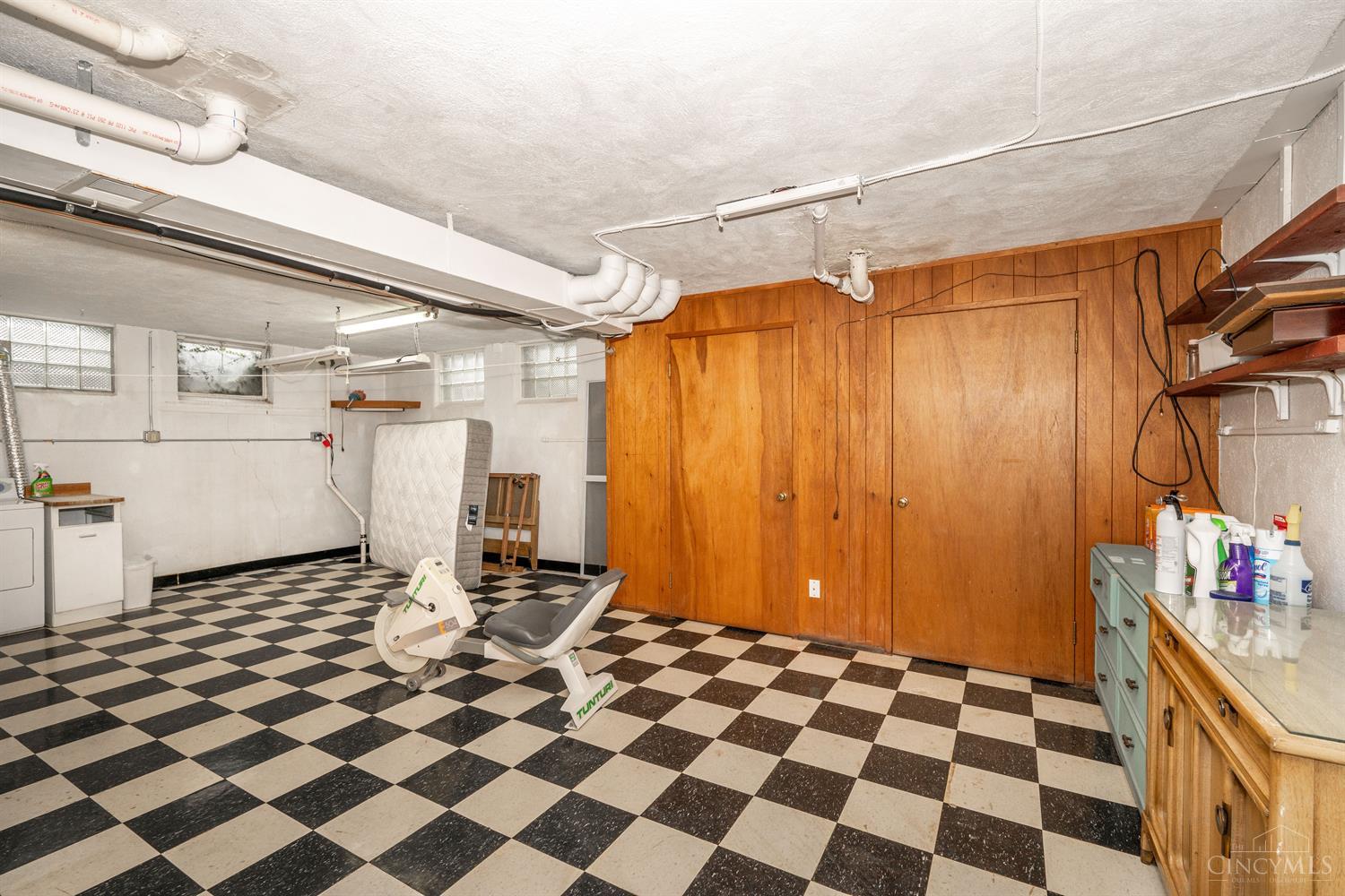 2326 Raeburn Terrace