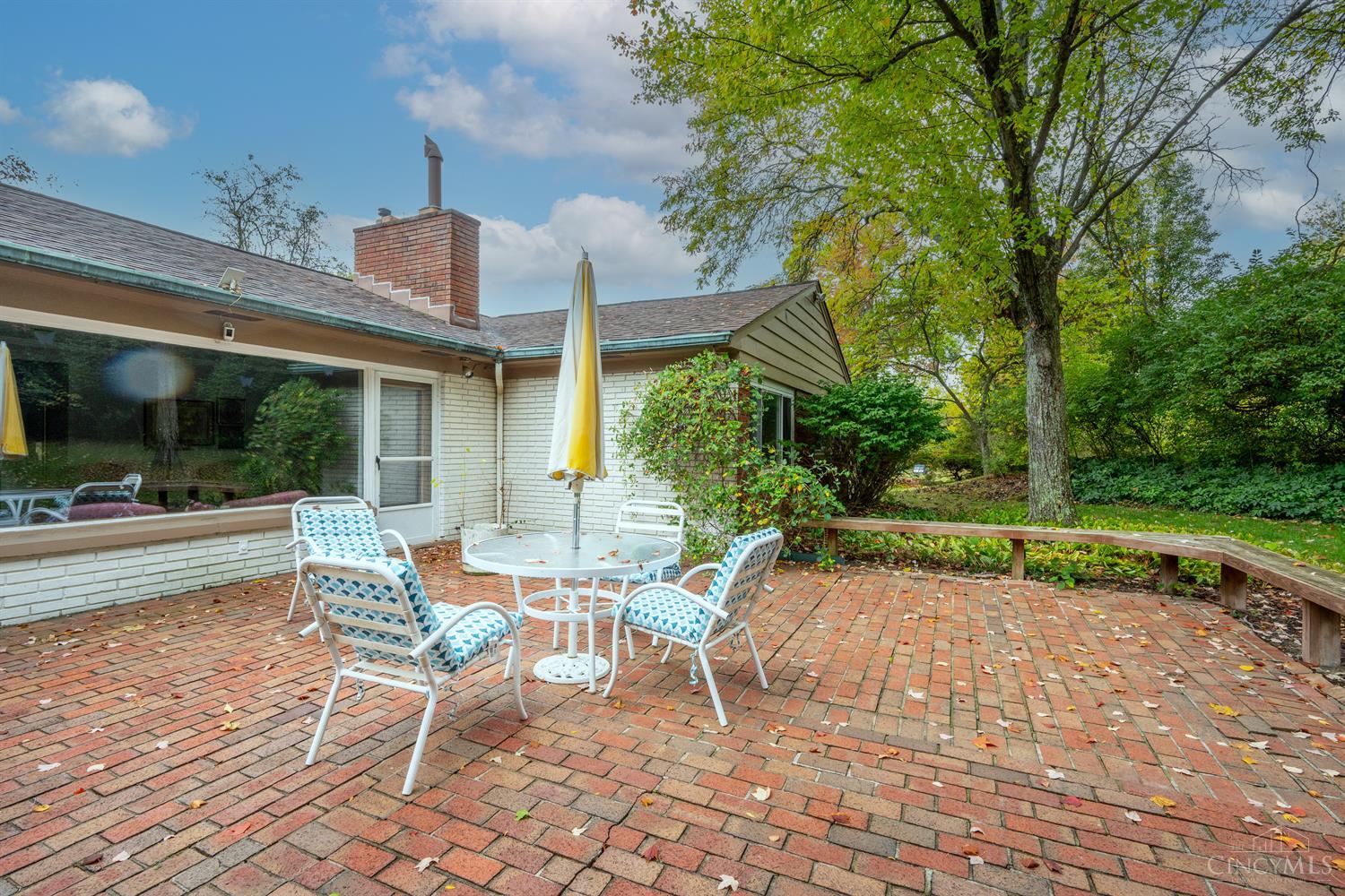 2326 Raeburn Terrace