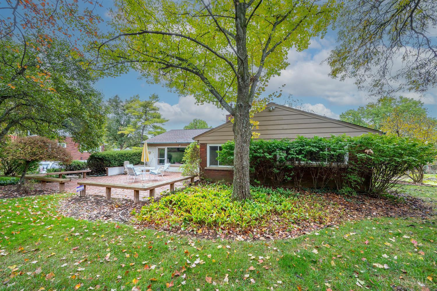 2326 Raeburn Terrace