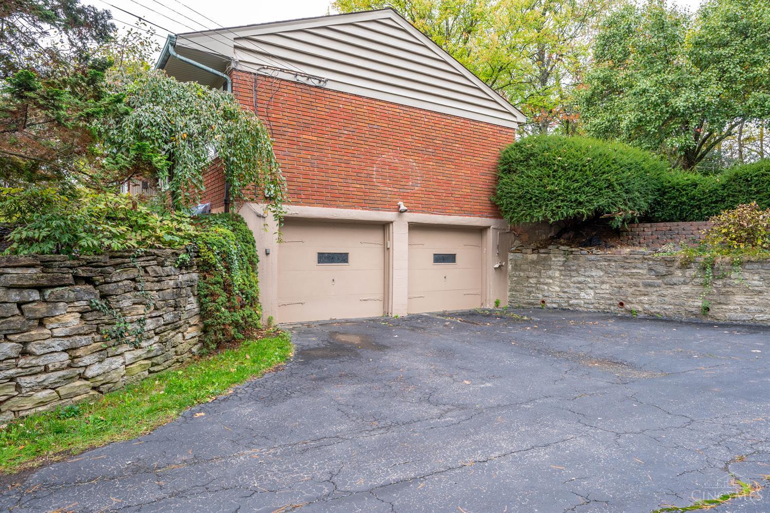 2326 Raeburn Terrace