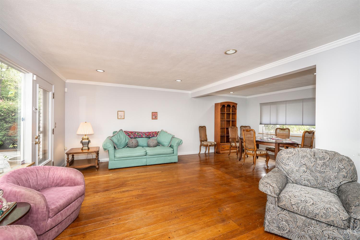 2326 Raeburn Terrace