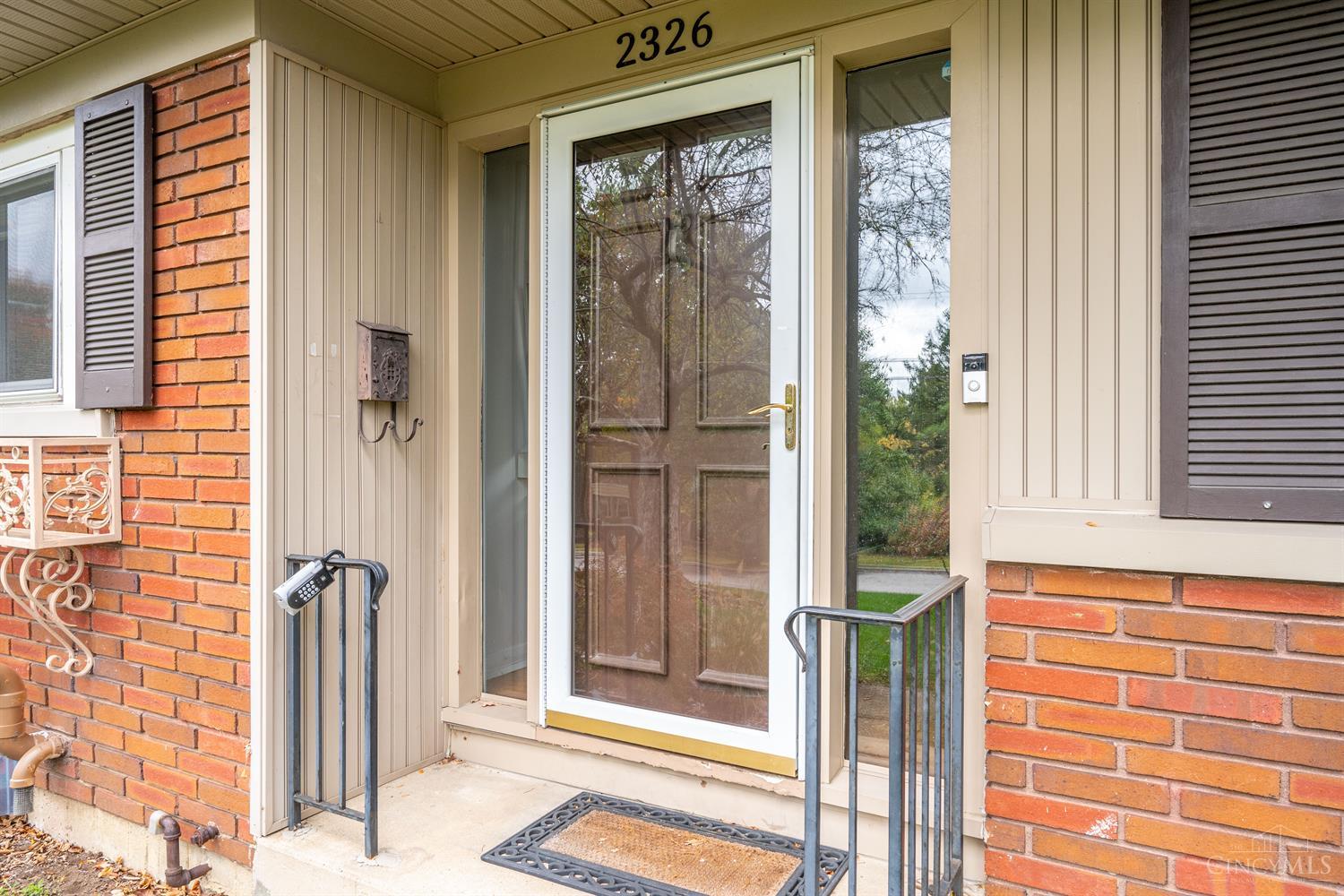 2326 Raeburn Terrace