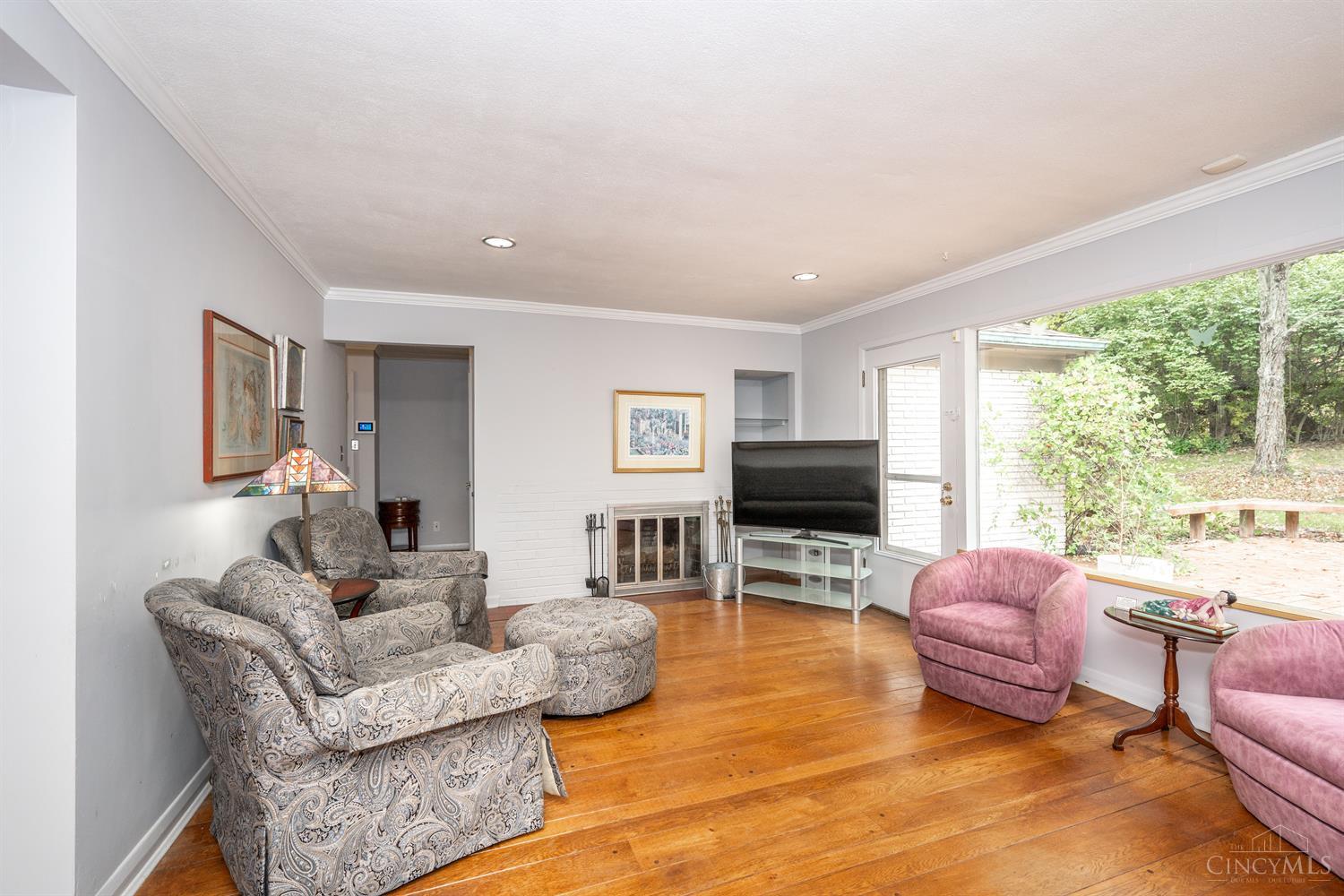 2326 Raeburn Terrace