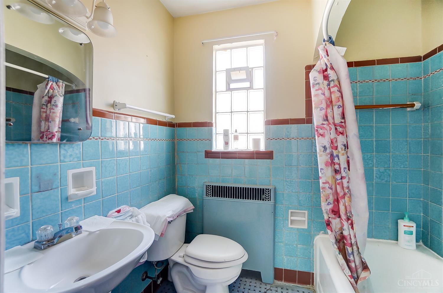 1136 Franklin Avenue