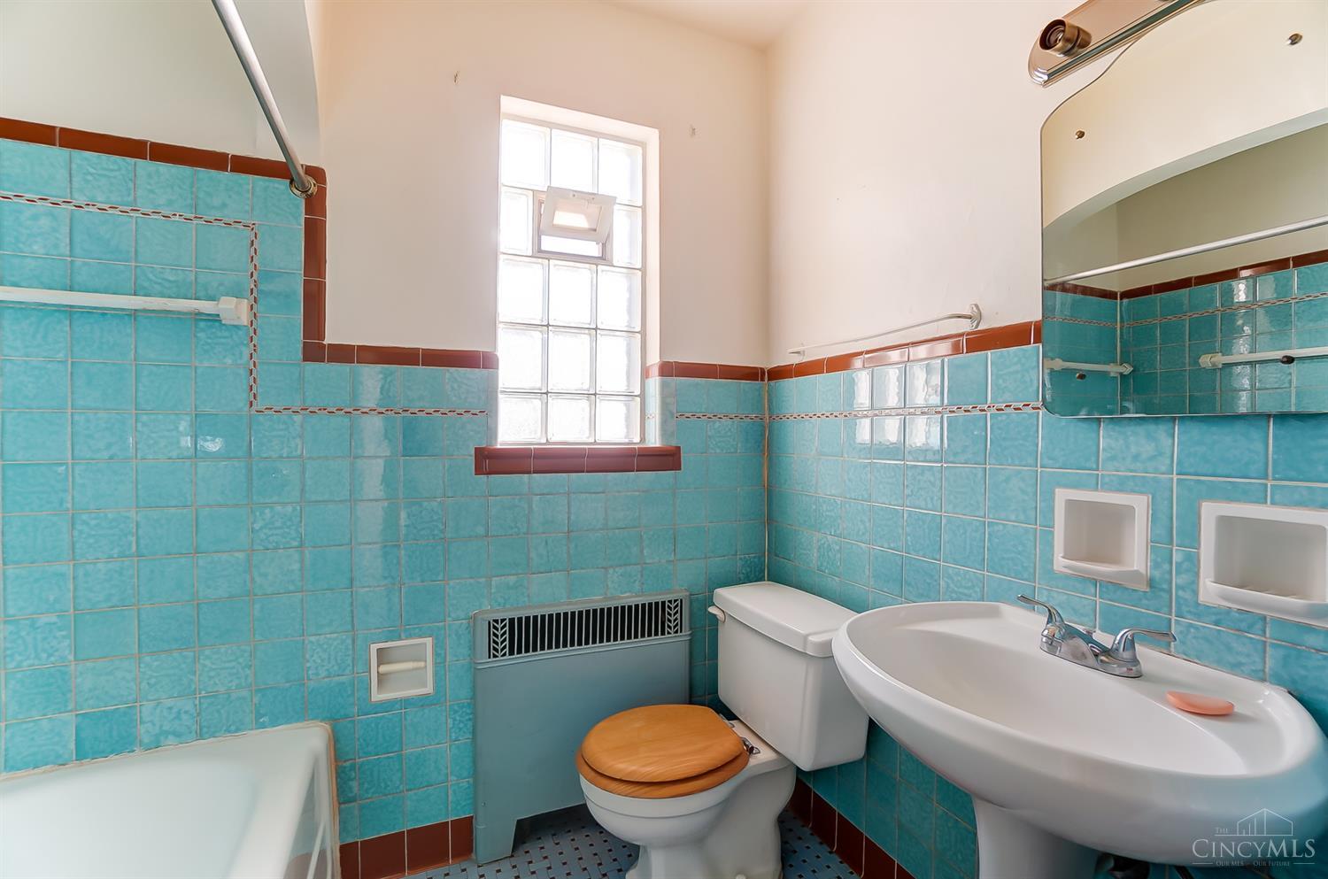 1136 Franklin Avenue