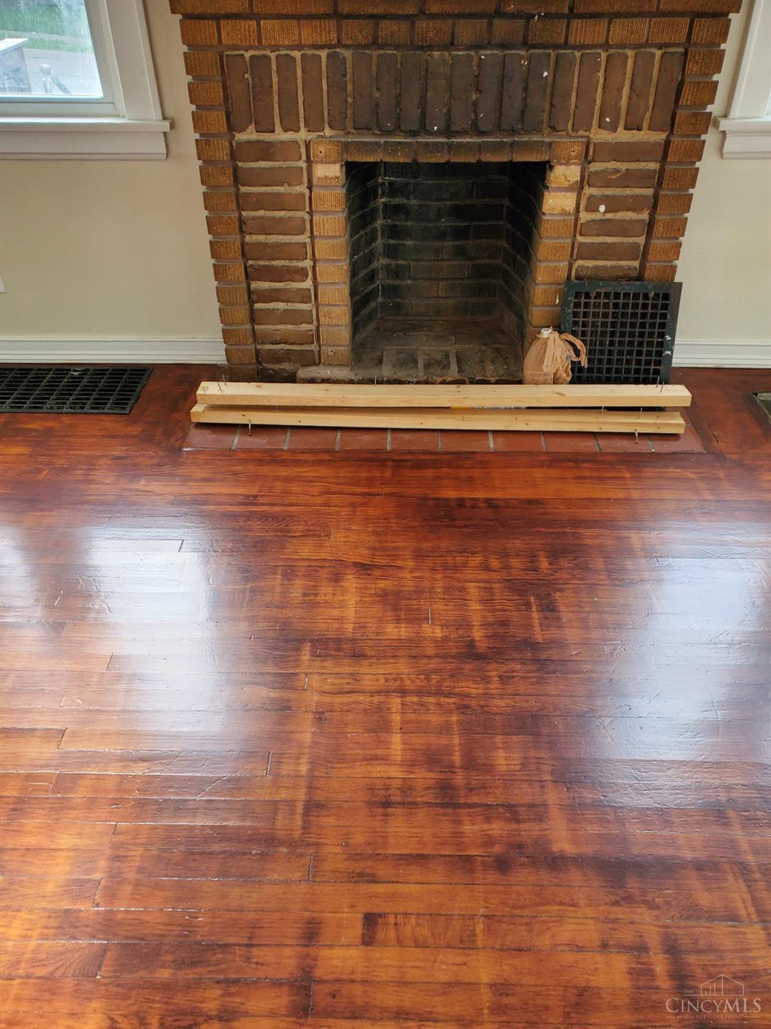 1118 Fairbanks Avenue