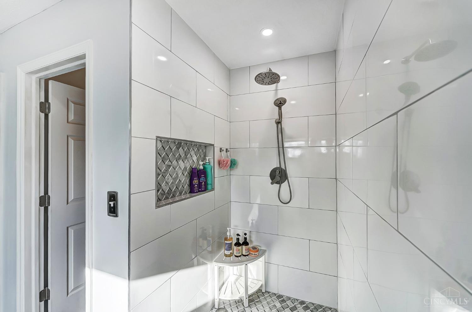 6141 Driftwood Court