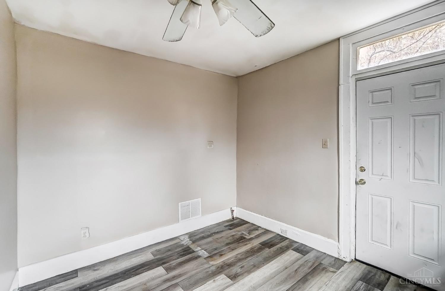 3087 Moosewood Avenue