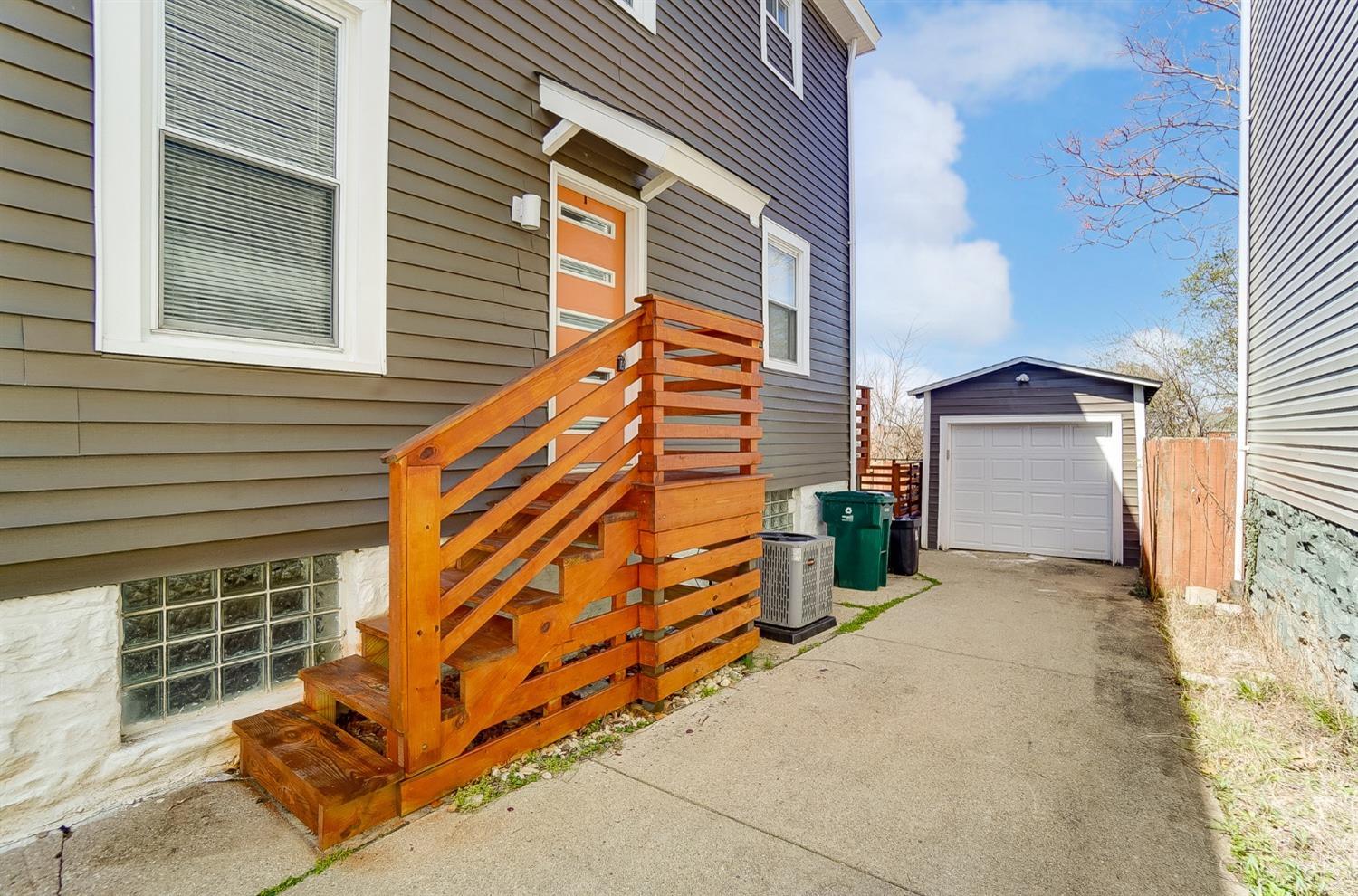 1648 Jonathan Avenue