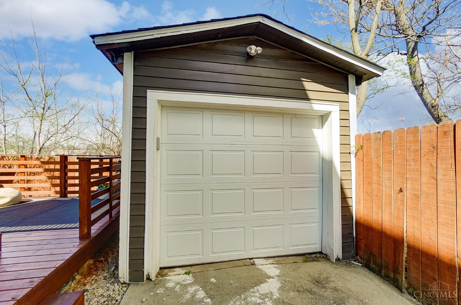 1648 Jonathan Avenue