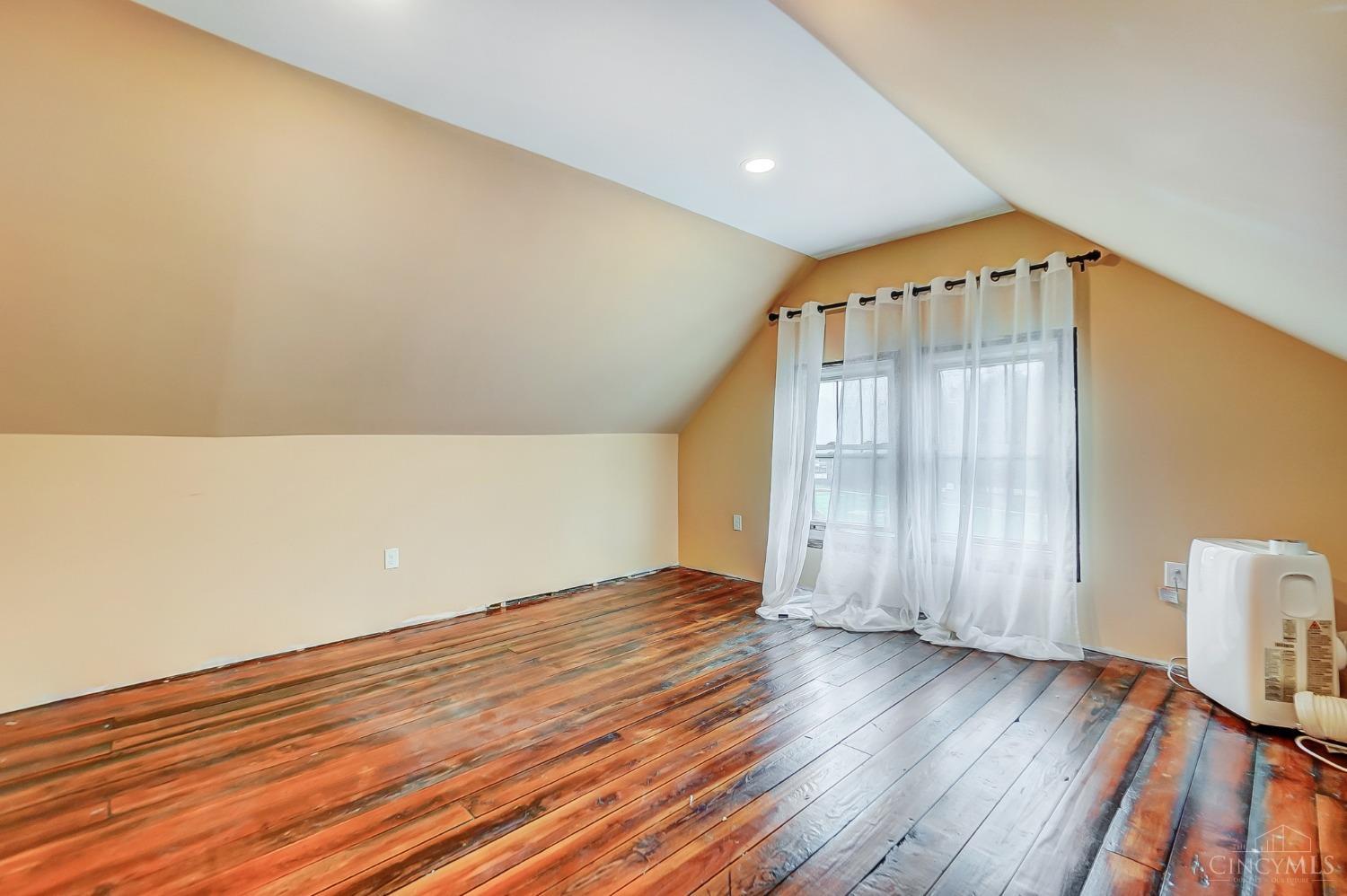 52 E Mitchell Avenue