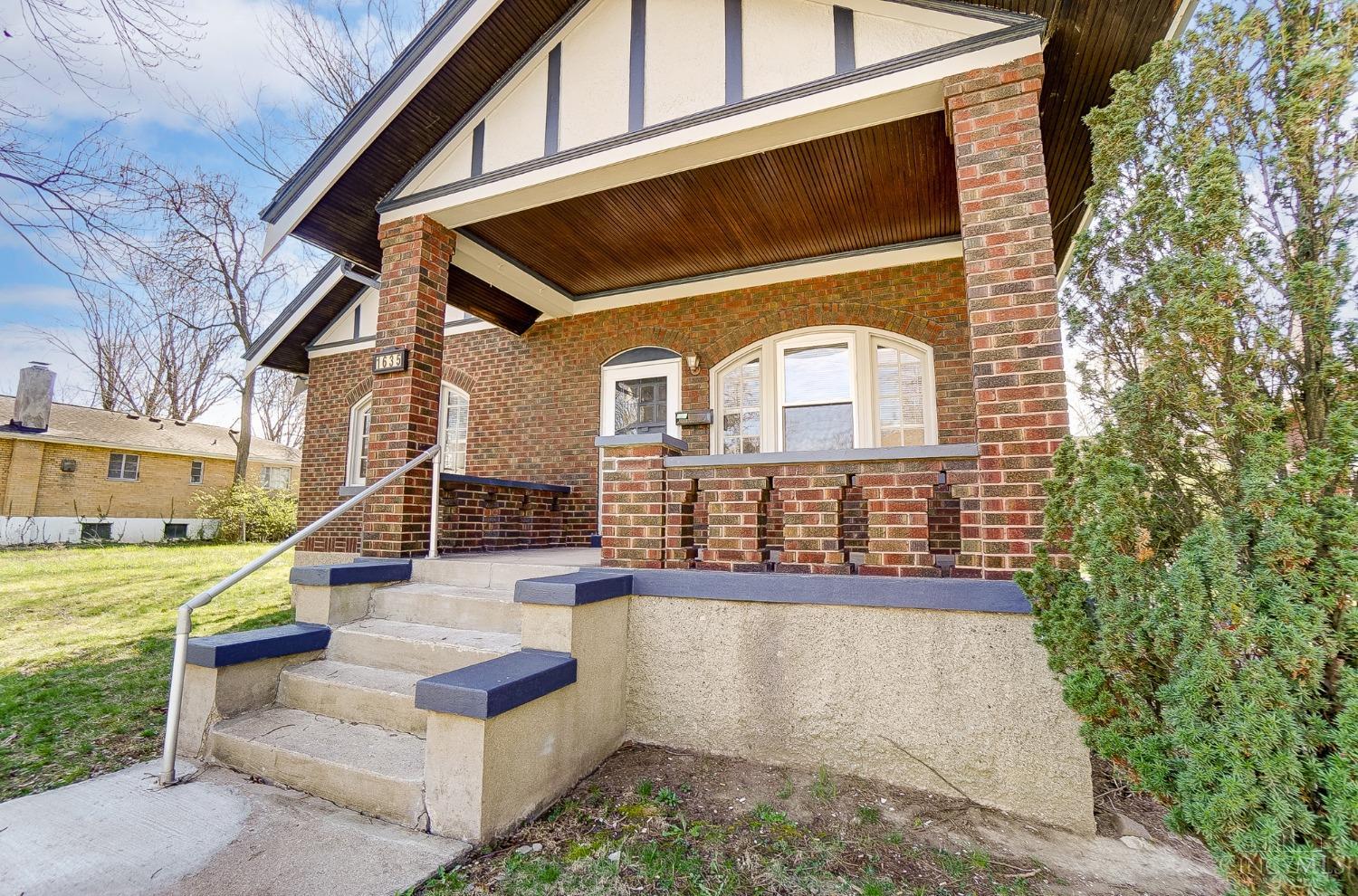 1635 California Avenue