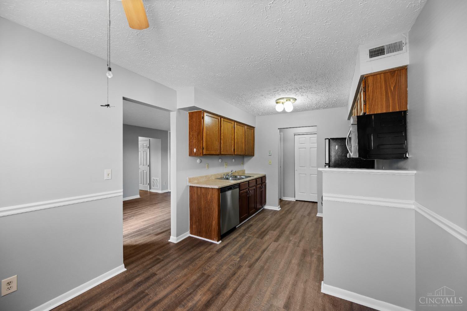 5087 Tri County View Drive