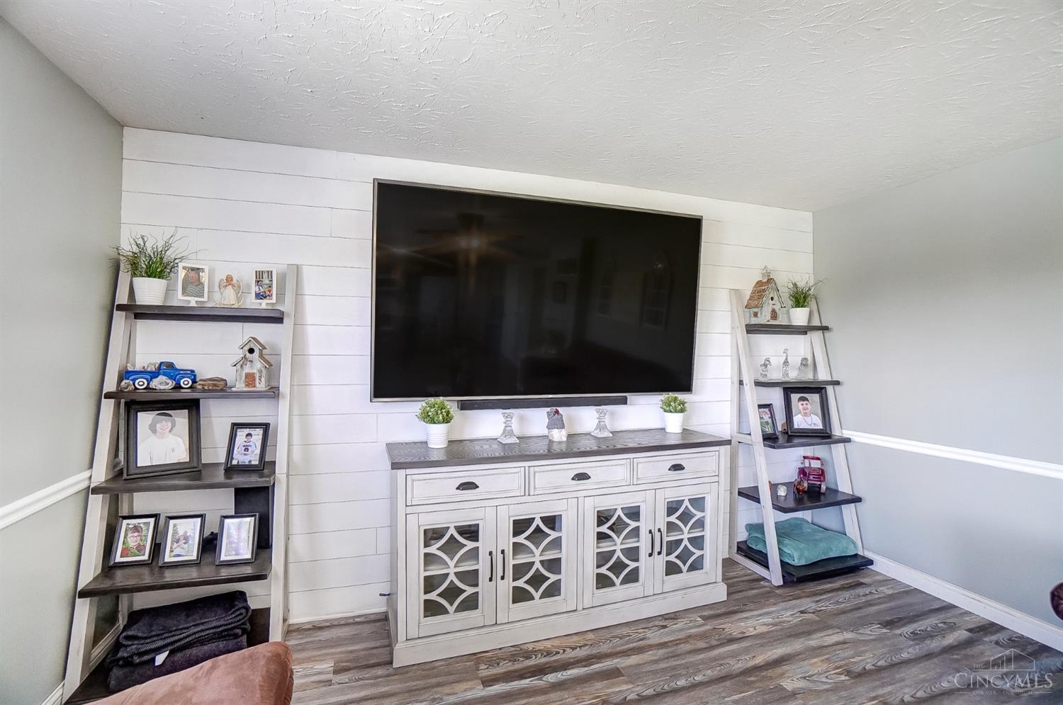 130 Lakeview Drive
