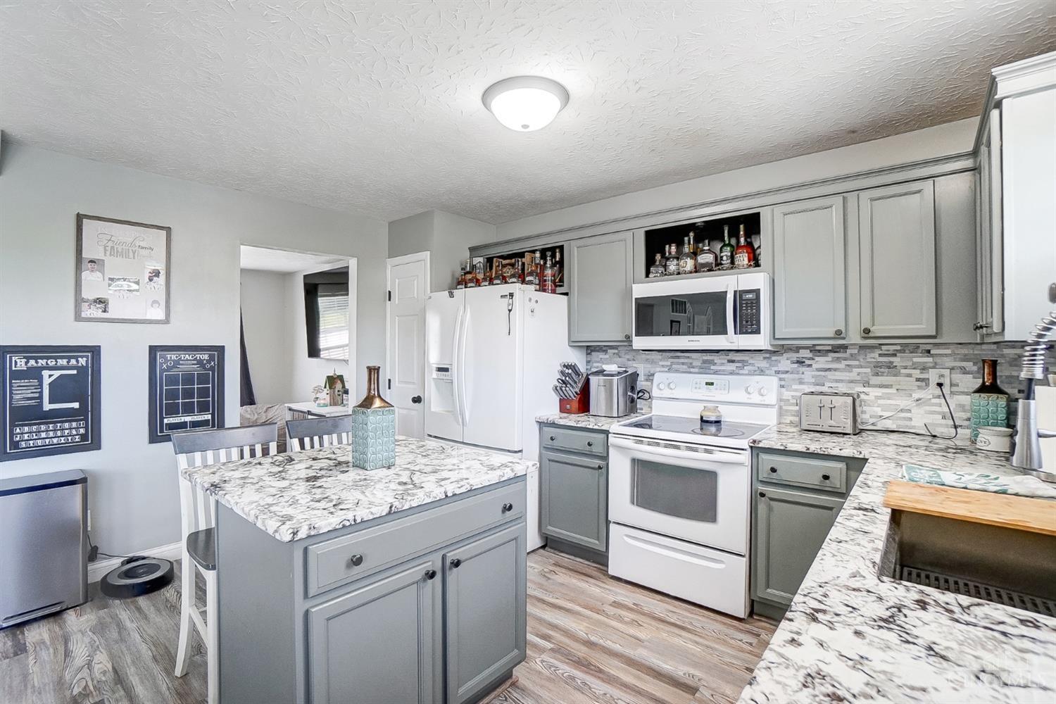 130 Lakeview Drive