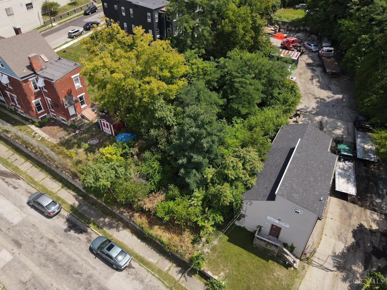 2224 Iowa Avenue