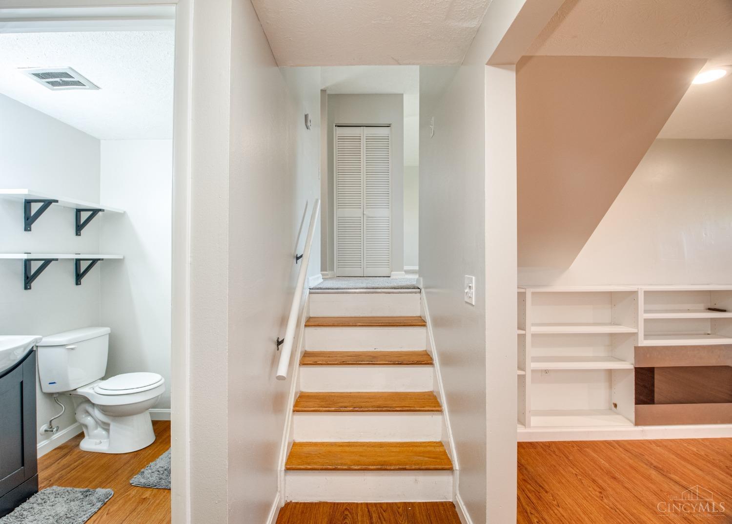 2446 Bracebridge Drive