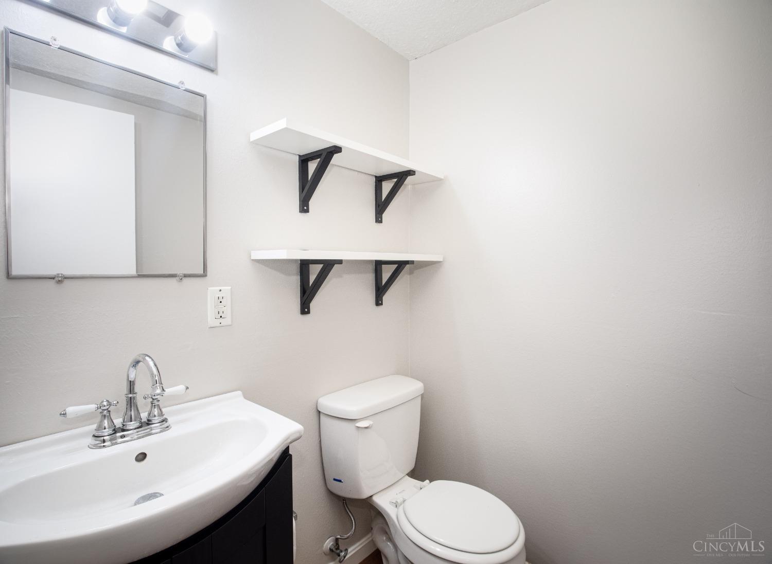 2446 Bracebridge Drive