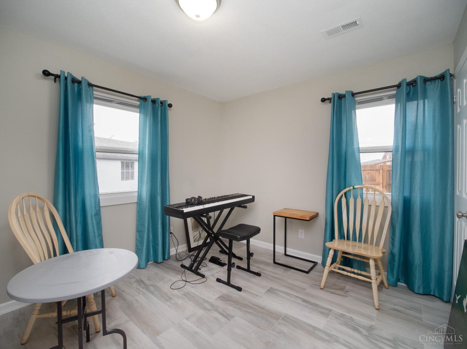 1009 Lindale Court