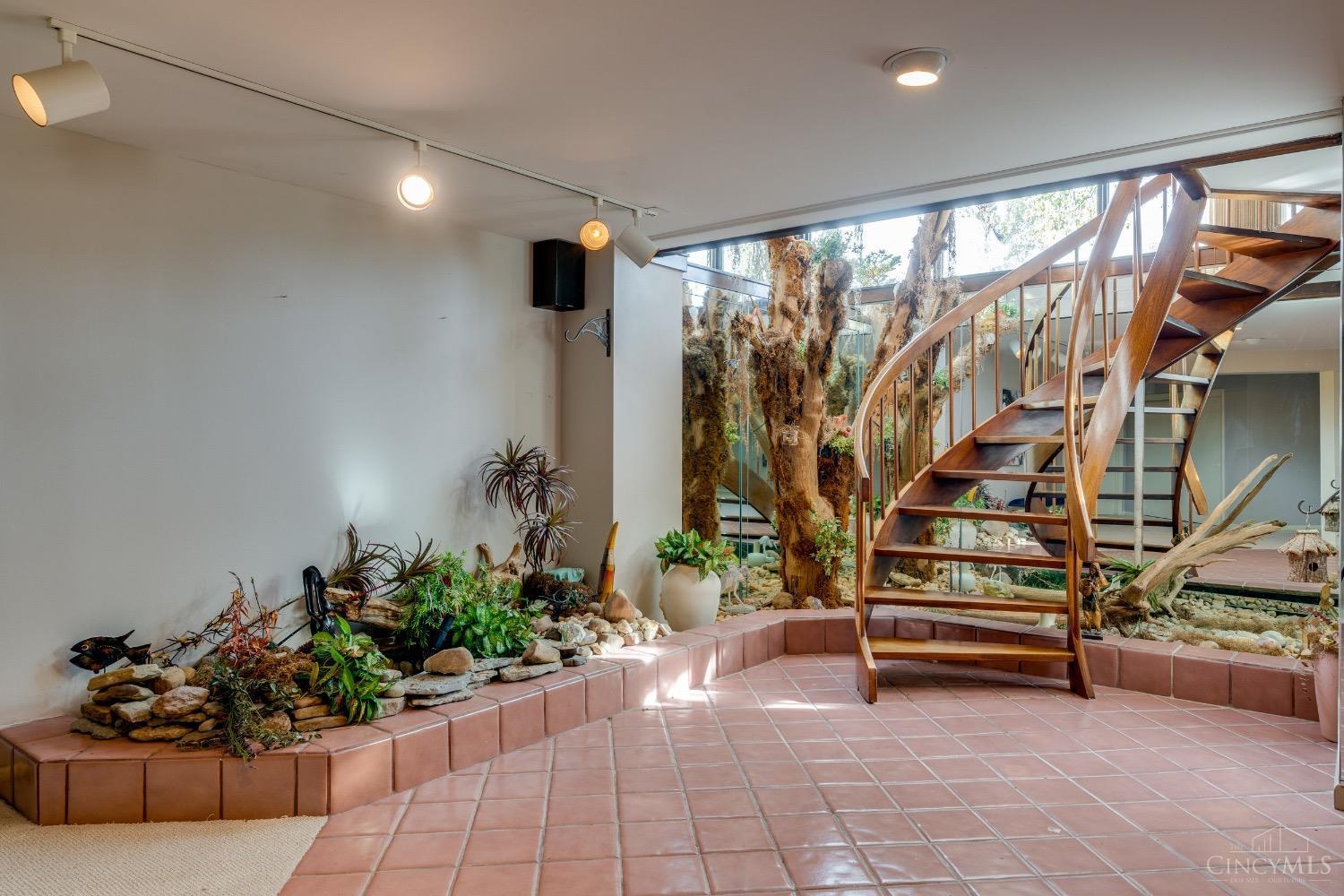 5316 Race Road