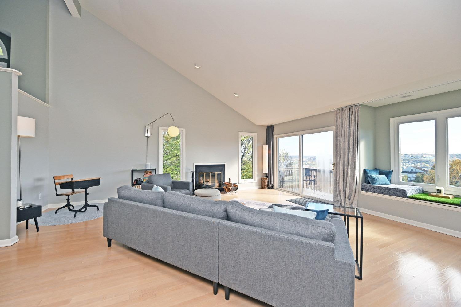 2600 Cleinview Avenue Unit: 8
