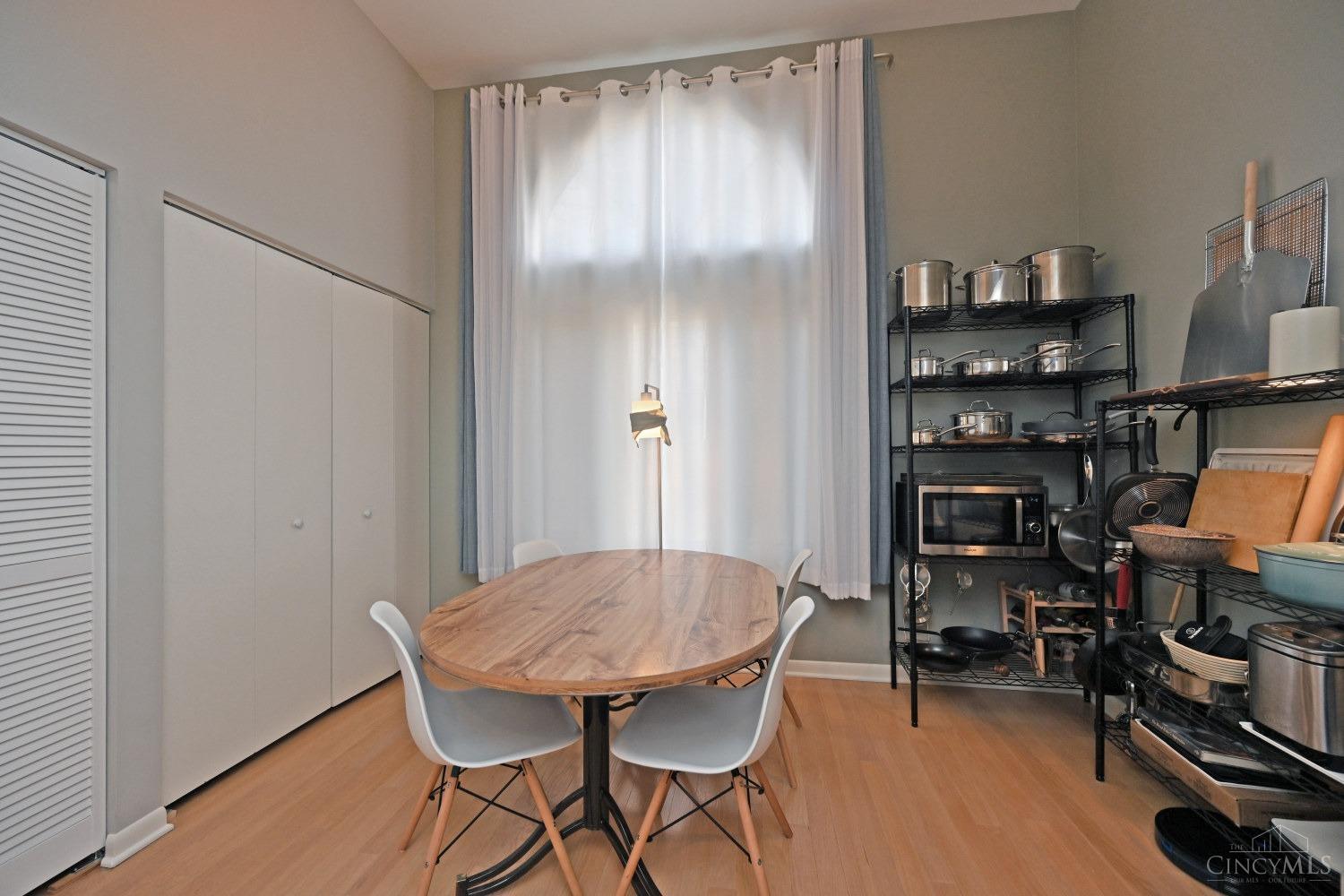 2600 Cleinview Avenue Unit: 8