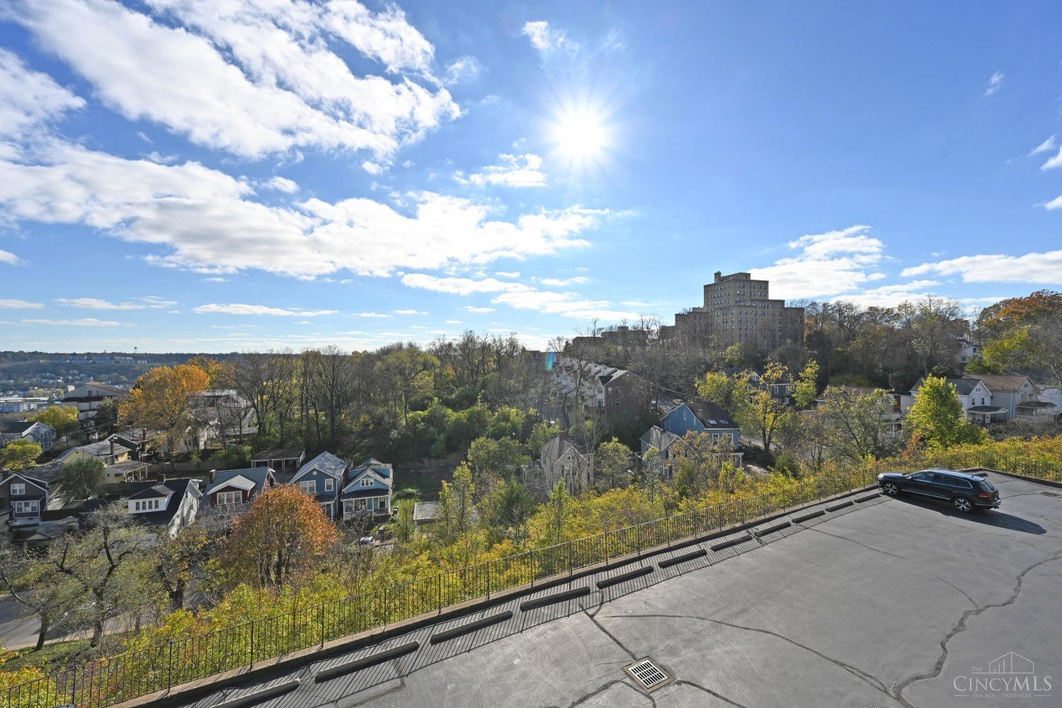 2600 Cleinview Avenue Unit: 8