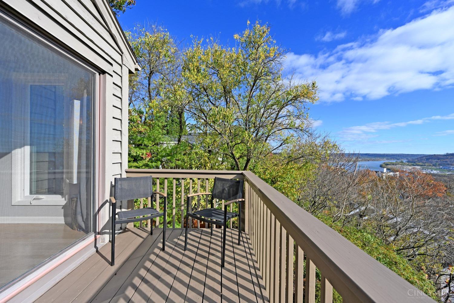 2600 Cleinview Avenue Unit: 8
