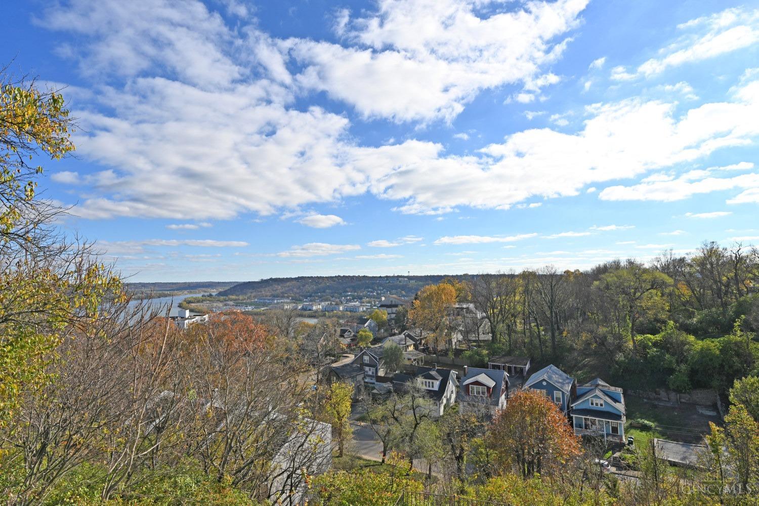 2600 Cleinview Avenue Unit: 8