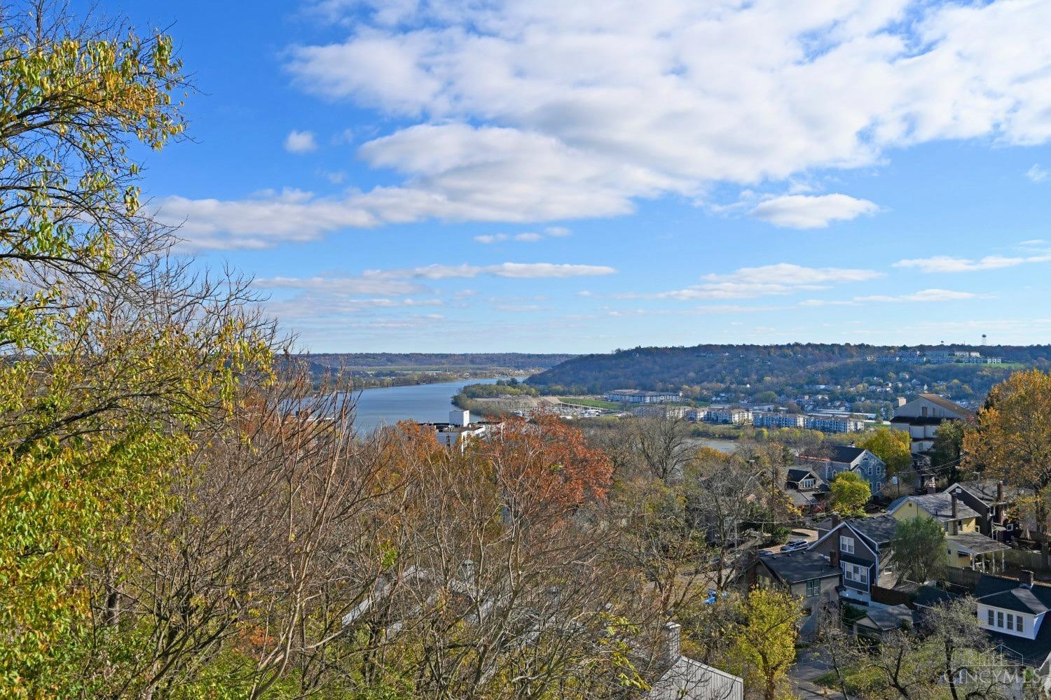 2600 Cleinview Avenue Unit: 8