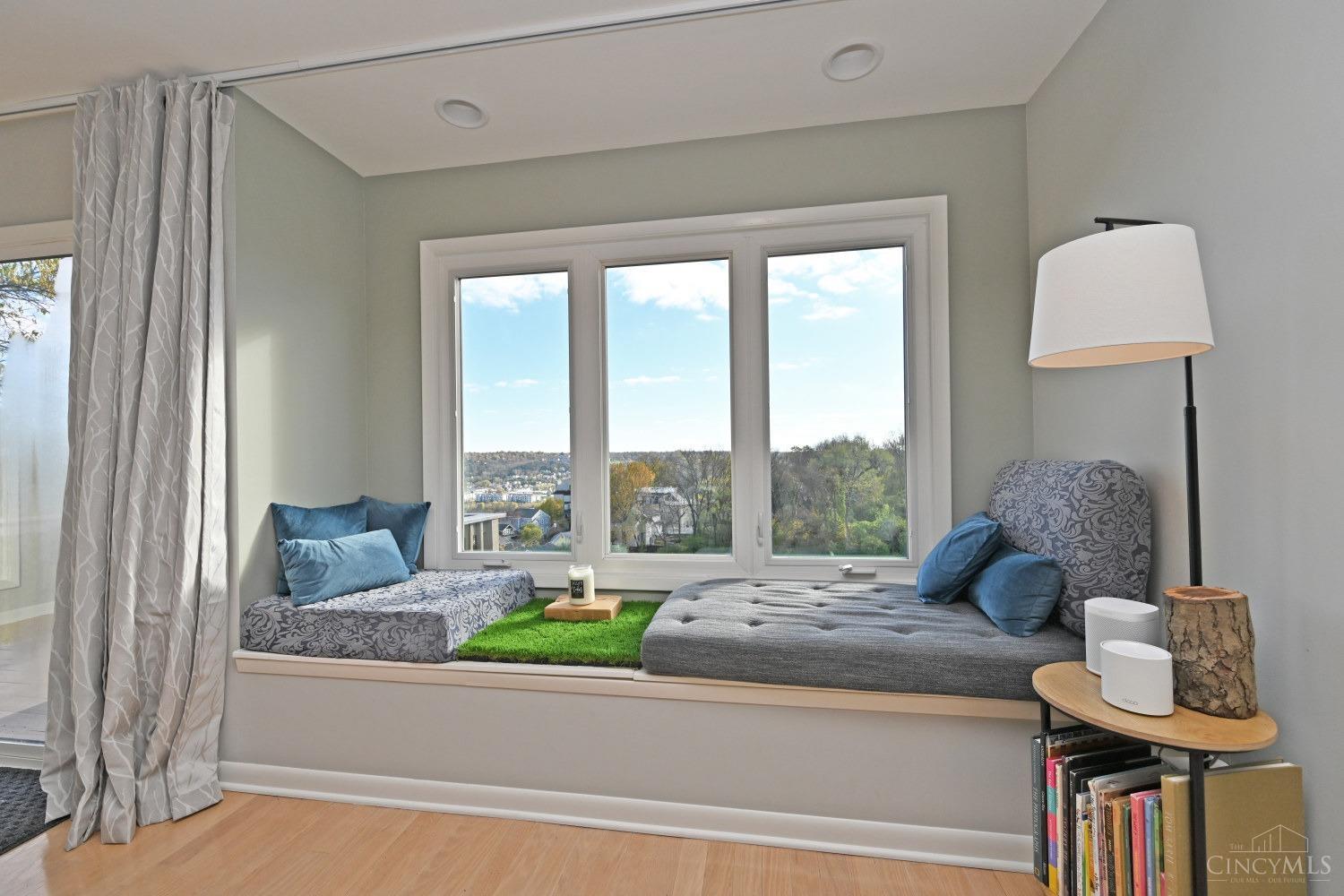 2600 Cleinview Avenue Unit: 8