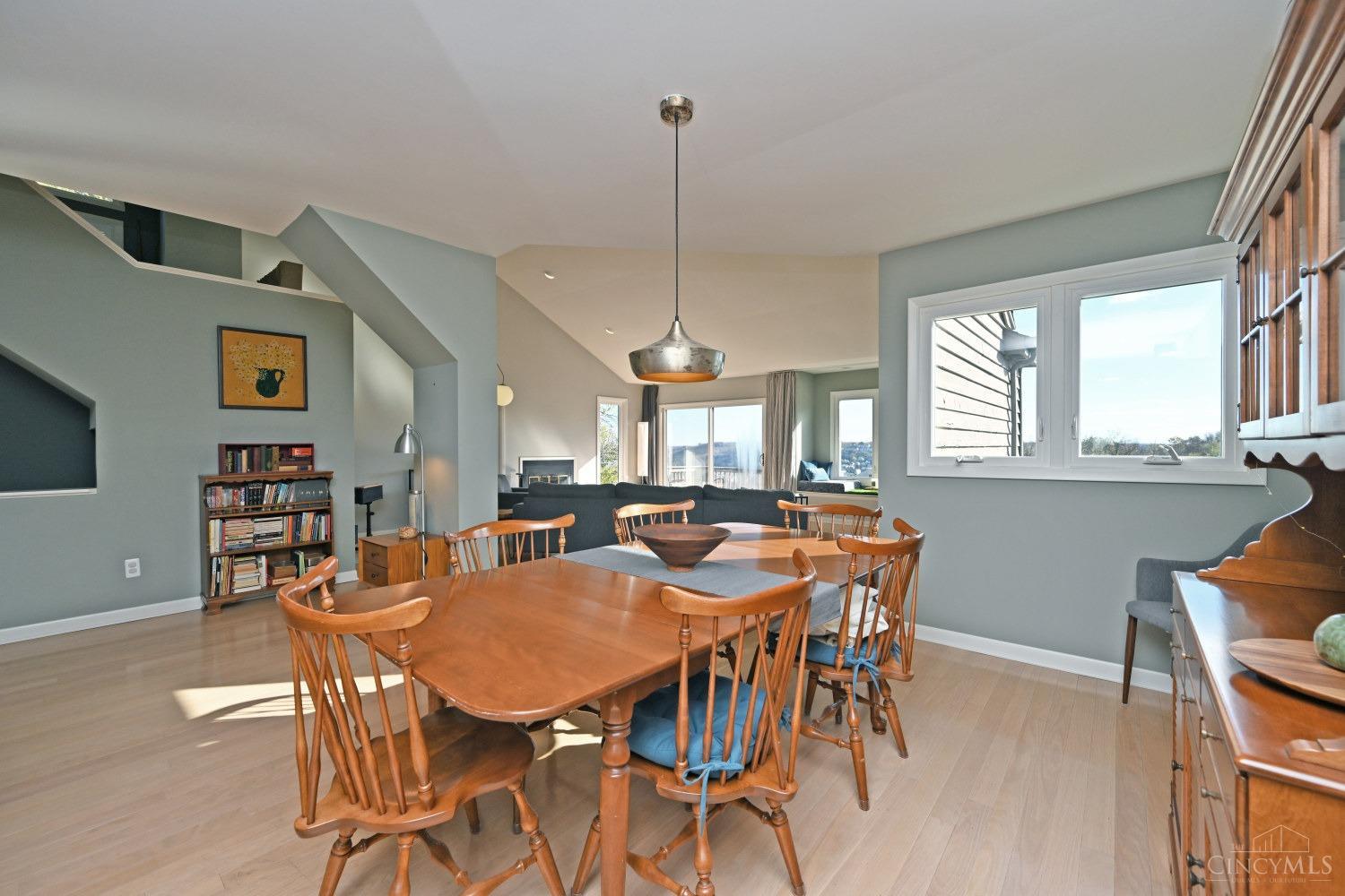 2600 Cleinview Avenue Unit: 8