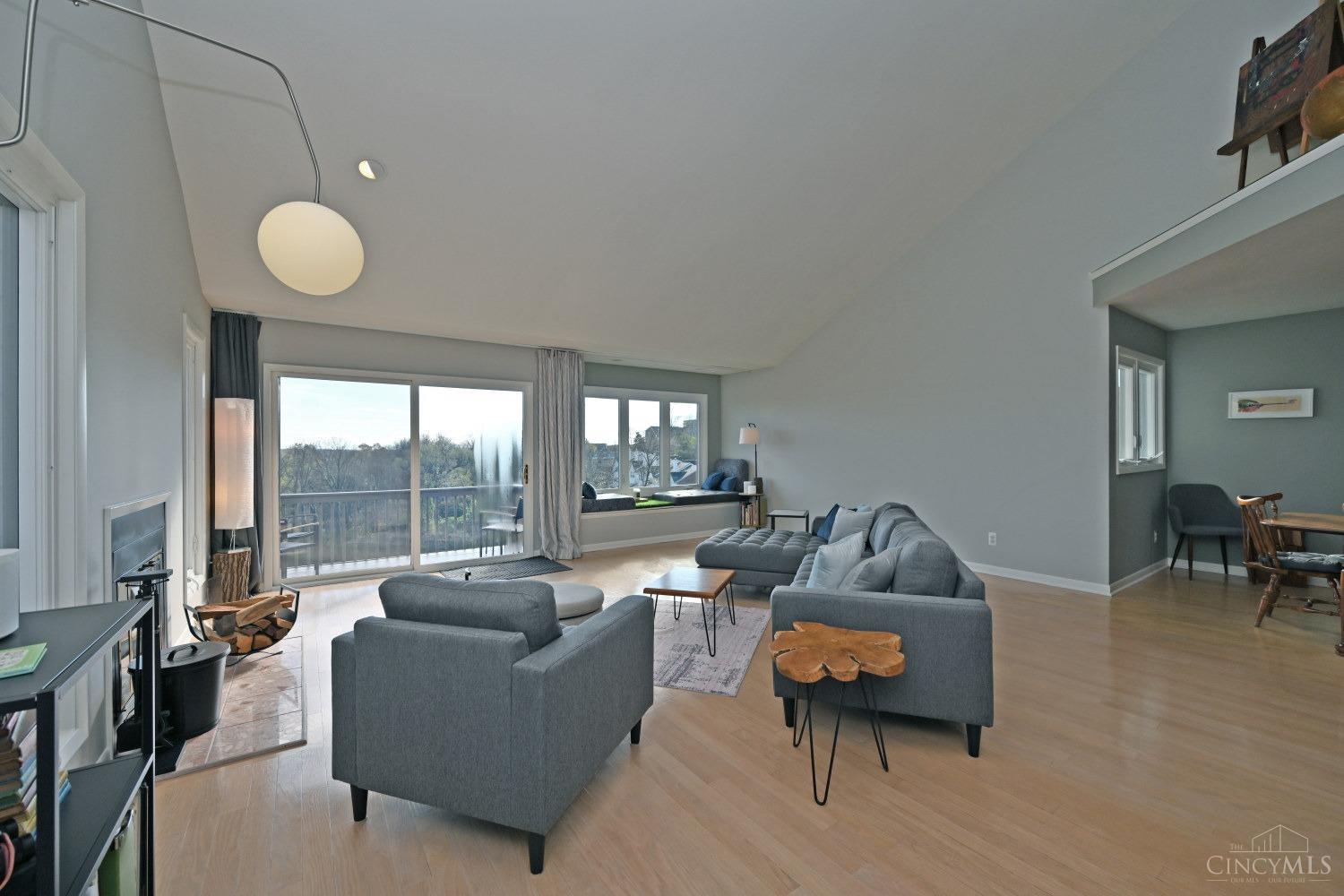 2600 Cleinview Avenue Unit: 8