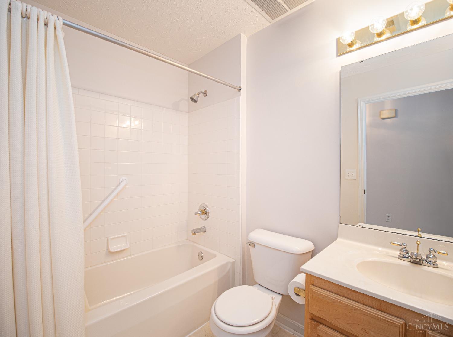 6283 Lakesprings Drive