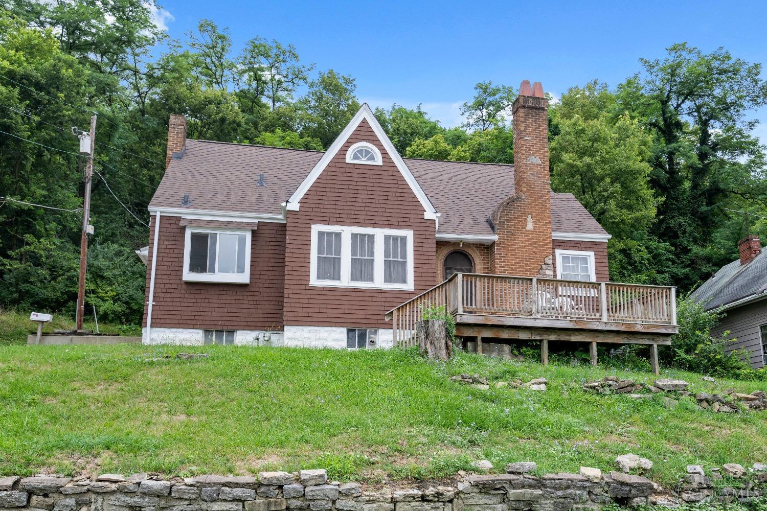 2722 River Road