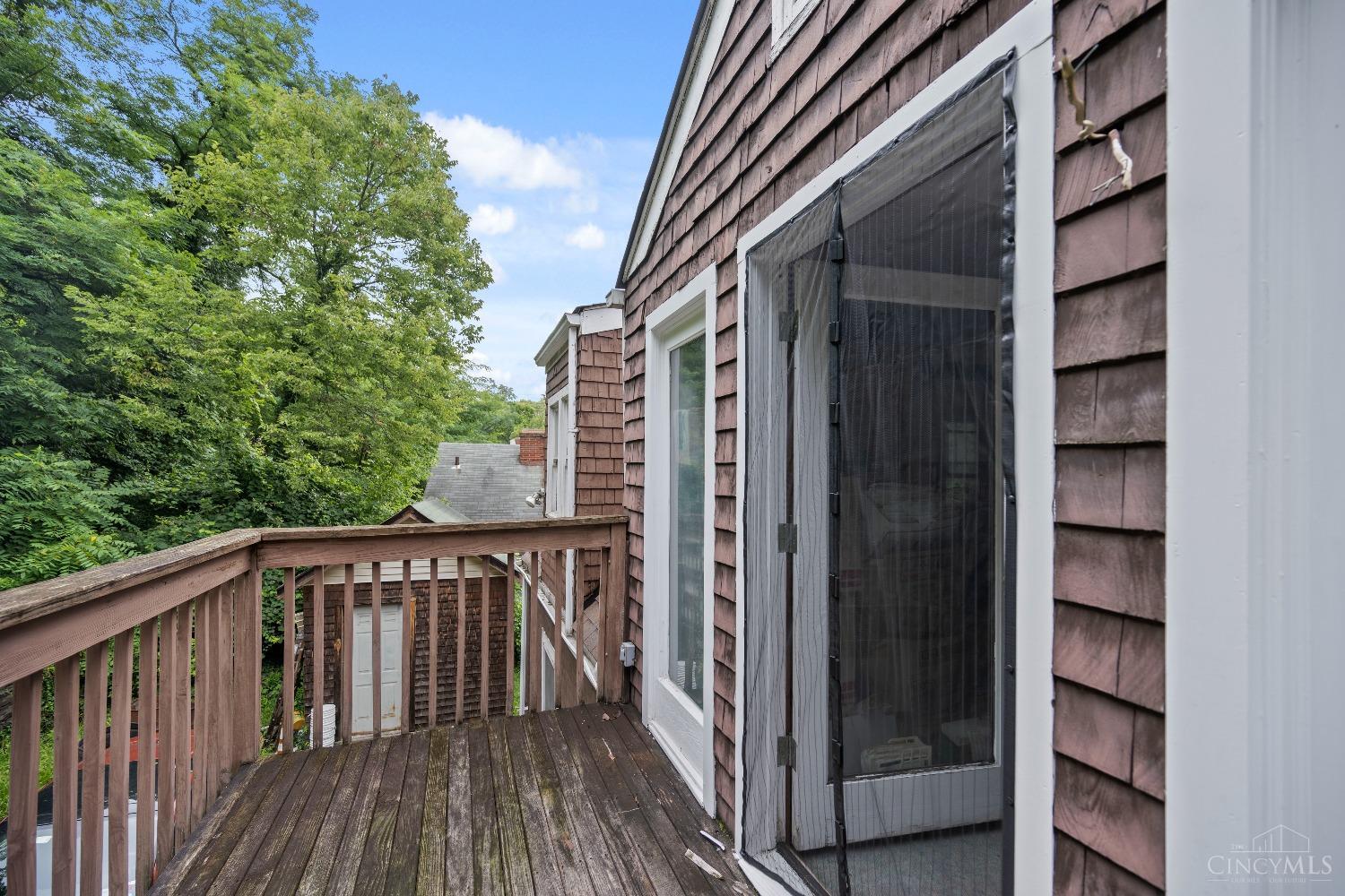 2722 River Road